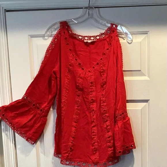 Elegant Red Lace Trim Women's Top - Picture 1 of 7